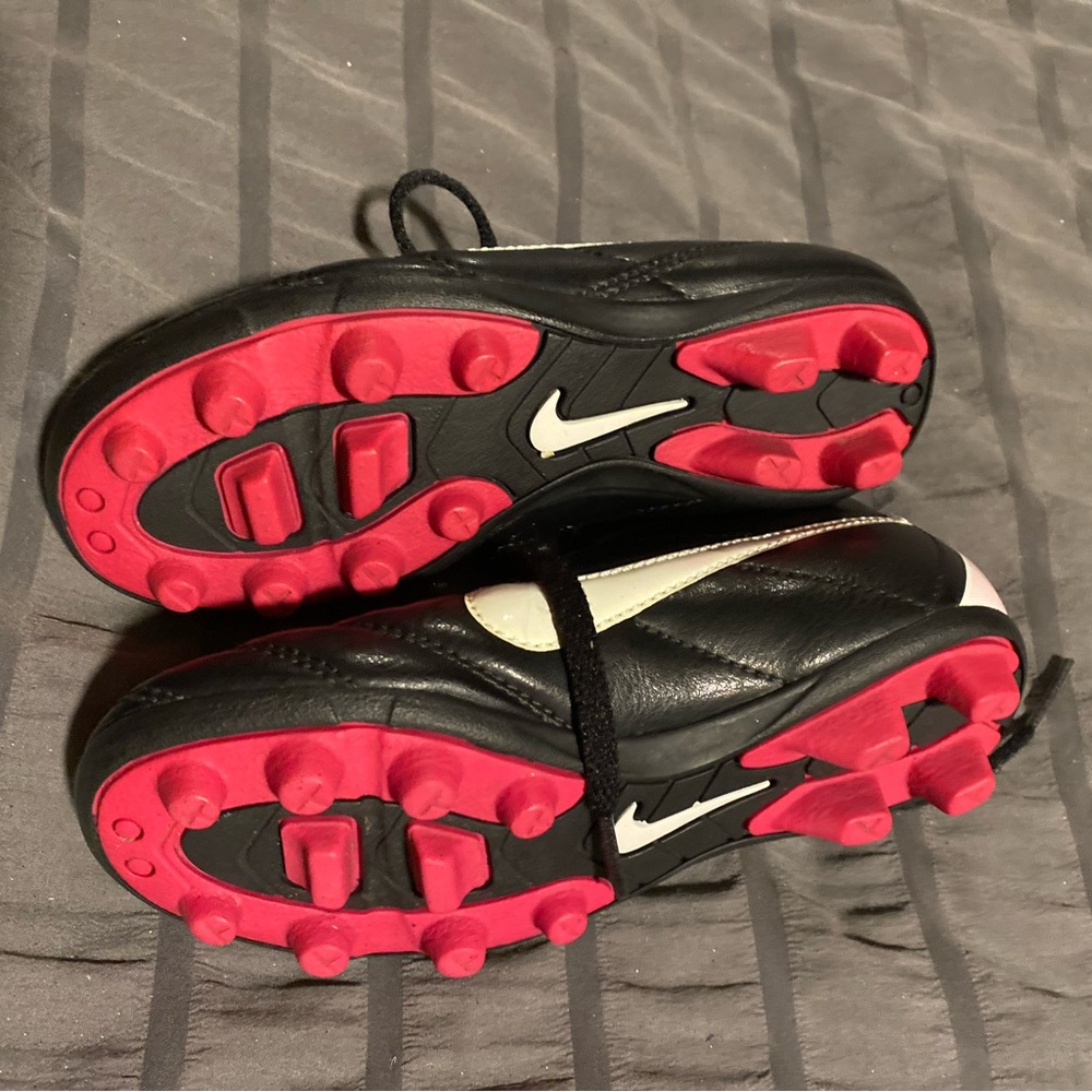 Size 11 Kids Nike Soccer Cleats
